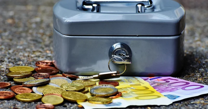 Comparing your options for managing cash flow
